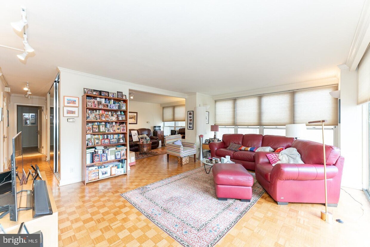 22430 W Rittenhouse Square Unit 1005, Philadelphia, PA 19103 Room