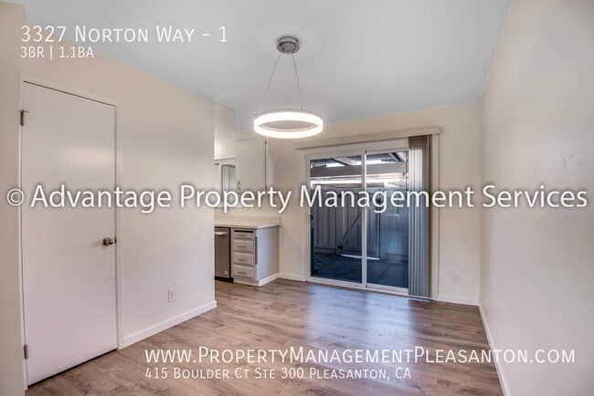 Foto del edificio - 3327 Norton Way