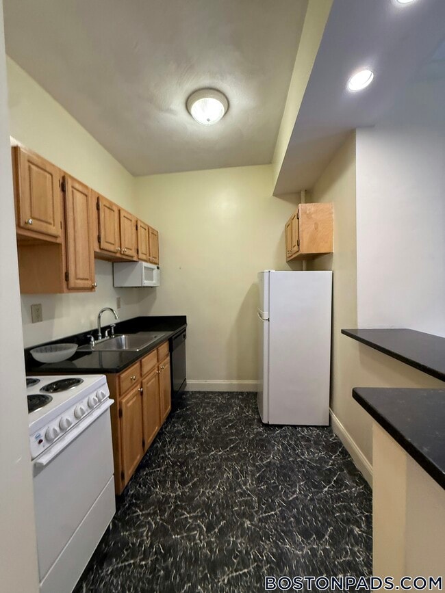 Building Photo - 55 Queensberry St