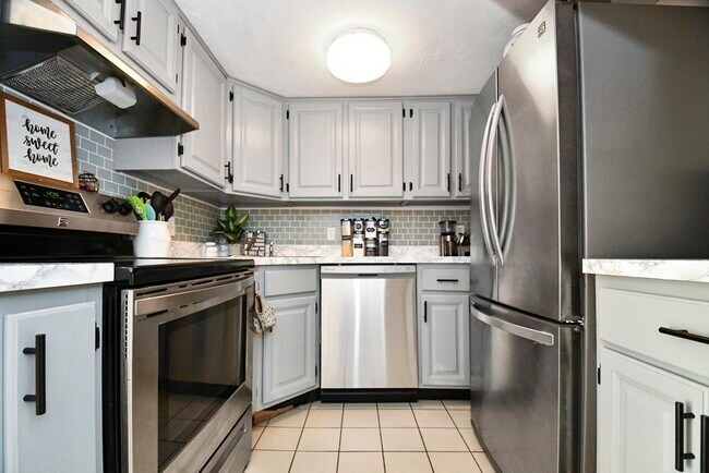 Building Photo - 200 Falls Blvd