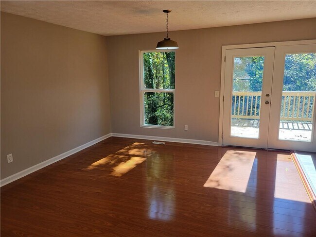 Foto del edificio - 410 Collett Ave