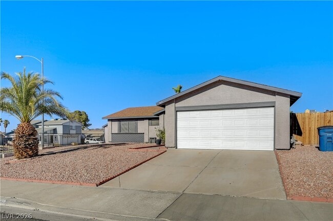 Building Photo - 707 Honeybee Ct