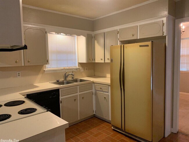 Building Photo - 33 Walnut Valley Dr