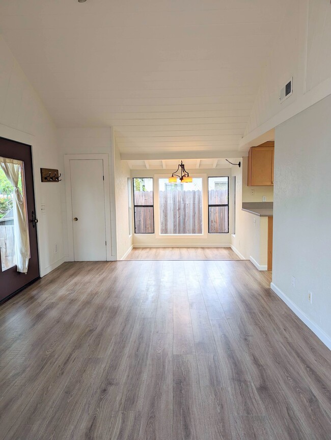 Living room of dining room - 283 Flower St