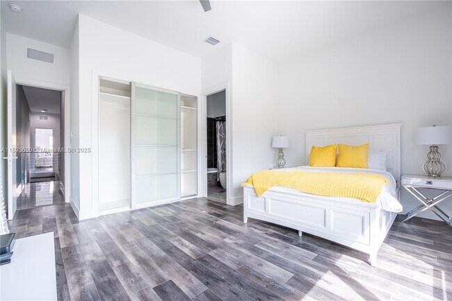 Foto del edificio - 3461 SW 25th St