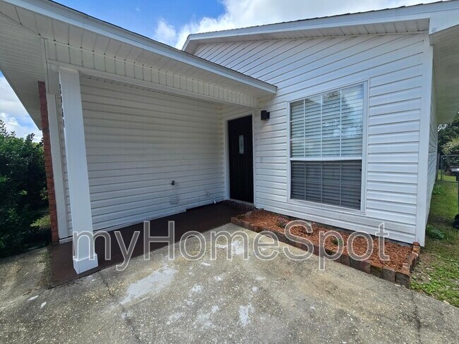 Foto del edificio - 8900 Forest Oak Dr