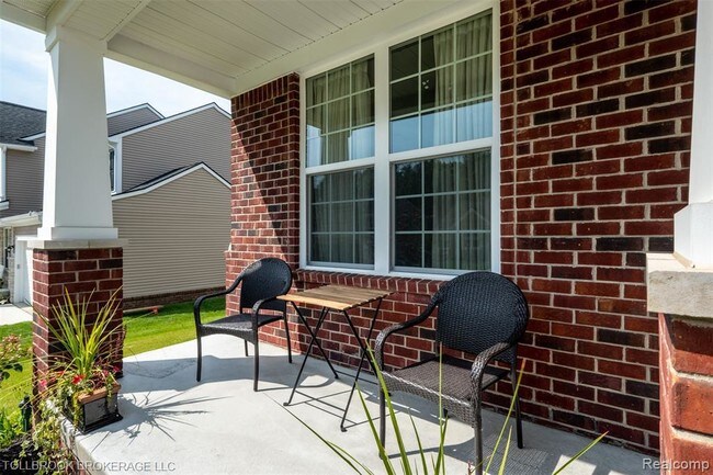 Building Photo - 2379 Trillium Hills Dr