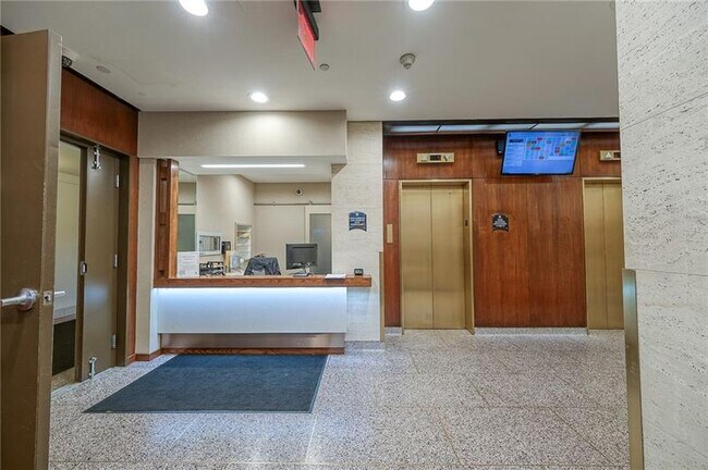 Foto del edificio - 320 Fort Duquesne Blvd