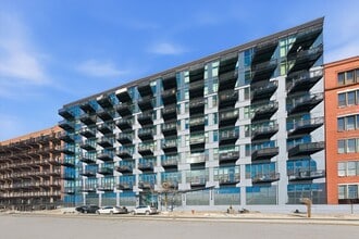 Building Photo - 1224 W Van Buren St