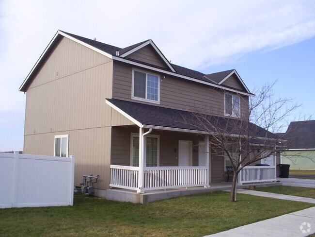 Building Photo - 1914 Sunset Dr