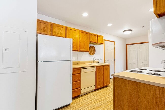 Foto del edificio - Introducing the Stunning Ground Floor End ...