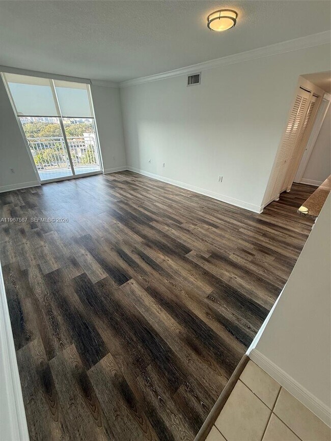 Foto del edificio - 60 NW 37th Ave