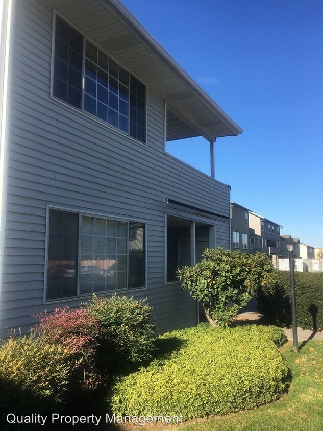 Primary Photo - 2101 Poplar Dr