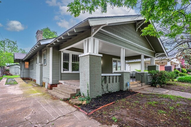 Building Photo - Updated 3/2 in  SW Ardmore