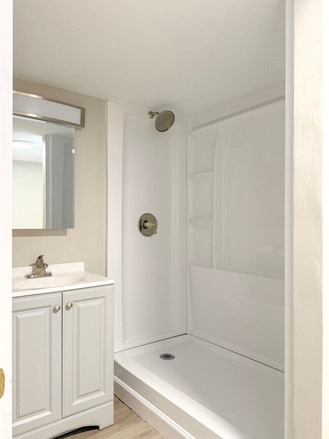 Building Photo - 1614 Maine Ave