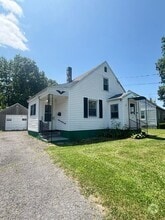 Building Photo - 511 Millbrook Rd