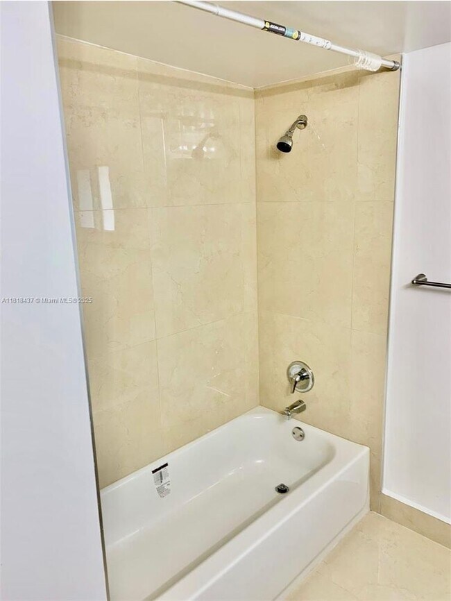 Foto del edificio - 8260 SW 27th Terrace