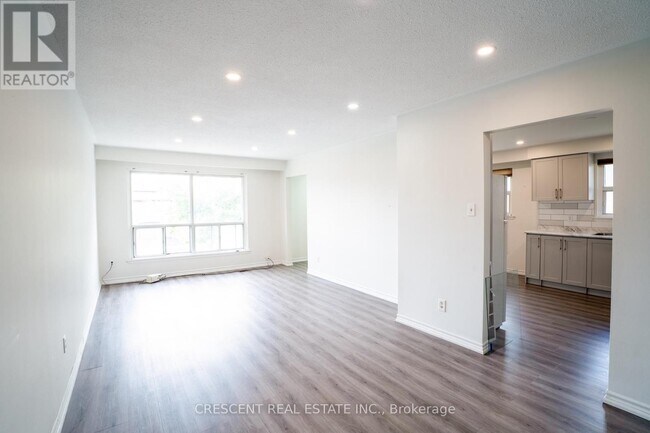 Photo du bâtiment - 400 Pinemeadow Ave