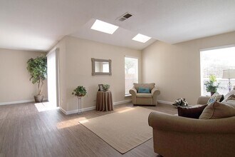 Building Photo - 4800 Lamonte Ln