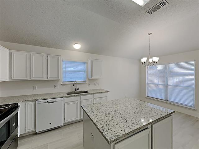 Foto del edificio - 2705 Hidden Springs Dr