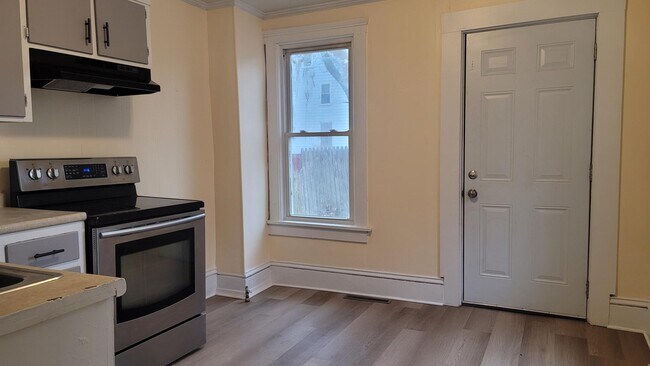 Building Photo - 183 Williams Pl