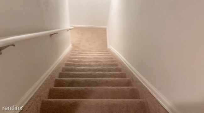 Building Photo - 3 br, 2.5 bath Townhome - 2017 Sussex Ln