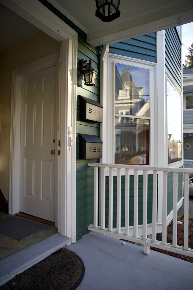 Foto del edificio - 4 Newport Ave