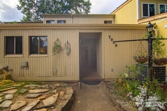 Building Photo - 7908 Horse Chestnut Ln