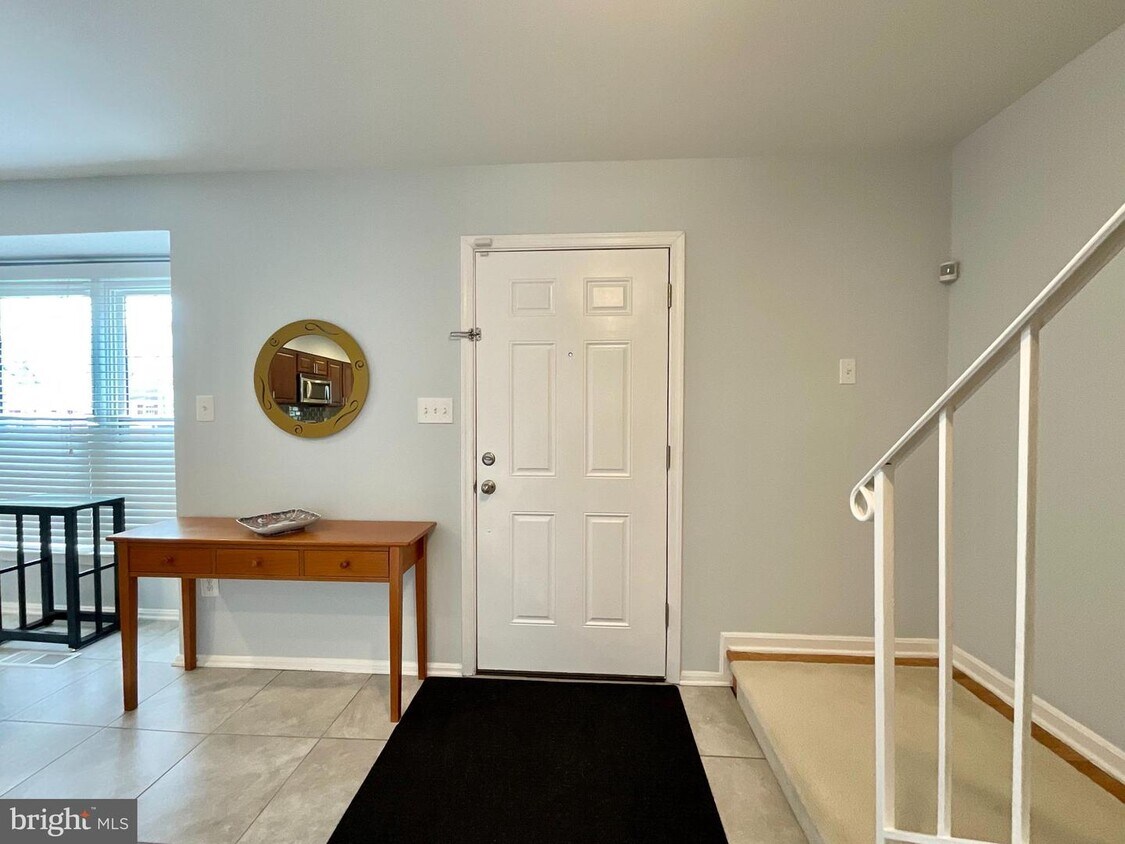 Foto principal - 7334 Rockford Dr