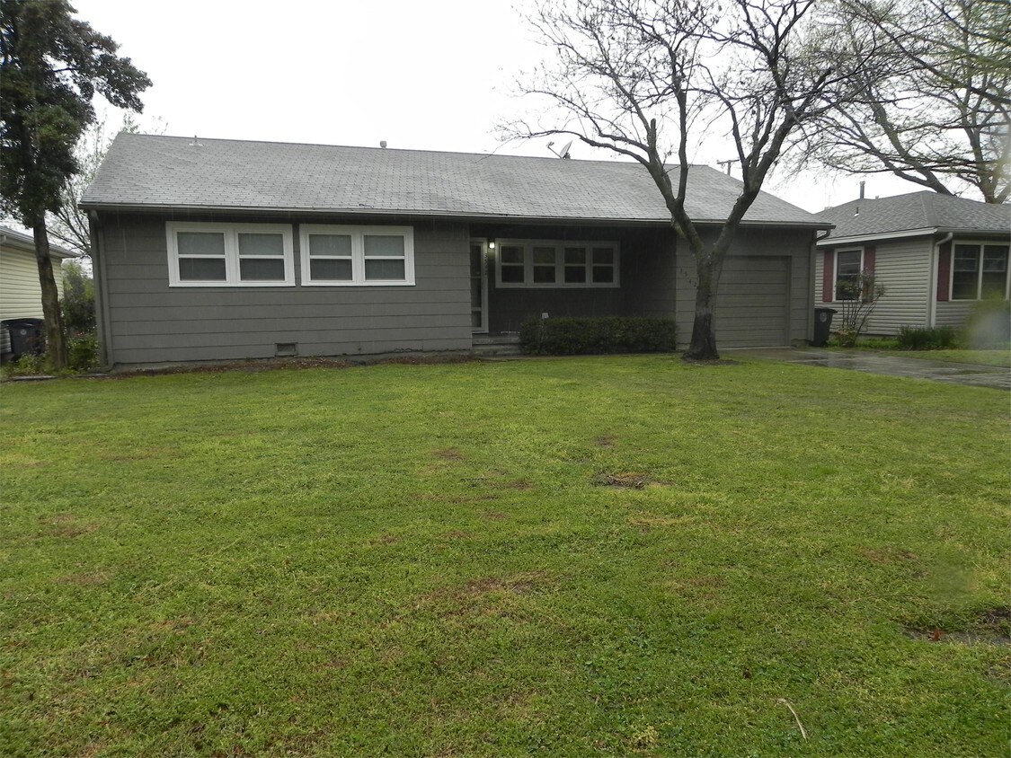 Foto principal - 3542 S Jamestown Ave