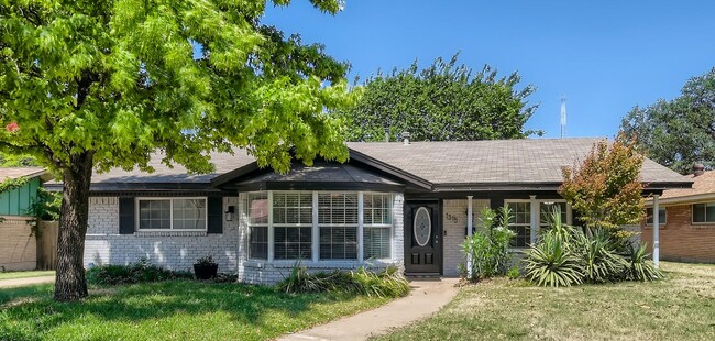 Building Photo - Bright Stevens Park home minutes from Bishop Arts & Trinity Groves