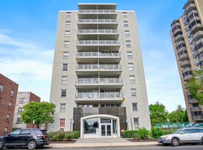 Building Photo - 30 Glenbrook Rd