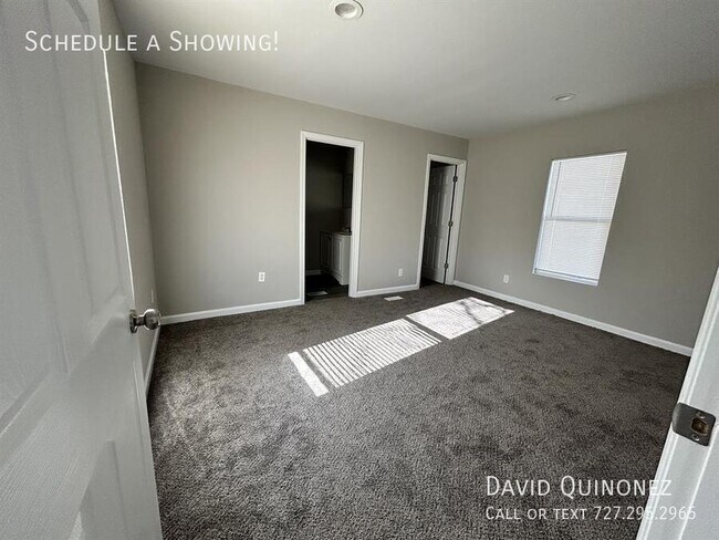Foto del edificio - 5715 Heather View Ln