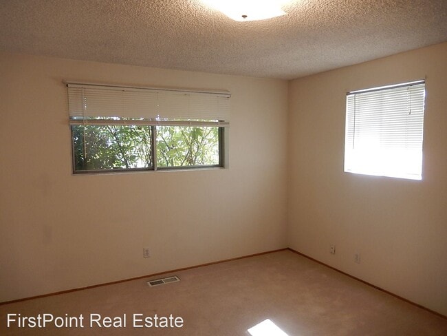 Building Photo - 3 br, 1.5 bath House - 1106 7th St. SW
