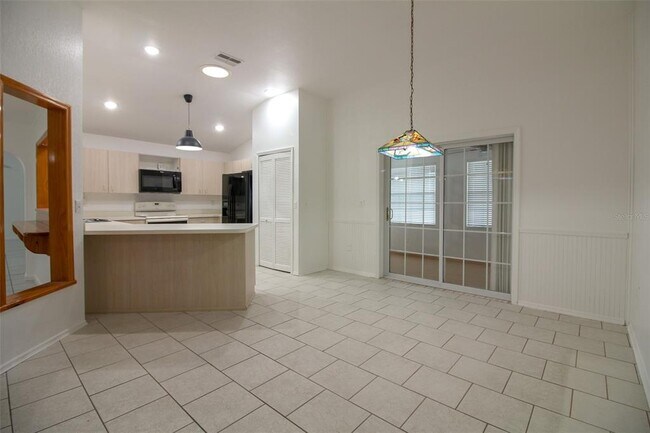 Building Photo - 3150 Big Valley Dr