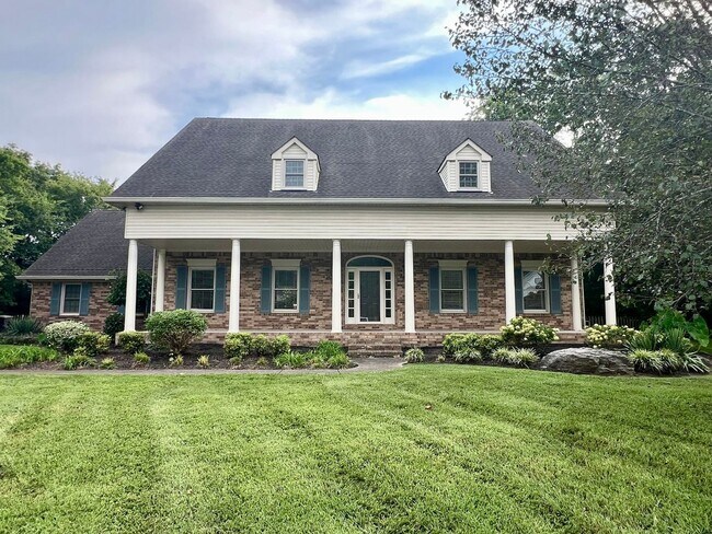 Foto del edificio - 1302 Honeywood Pl