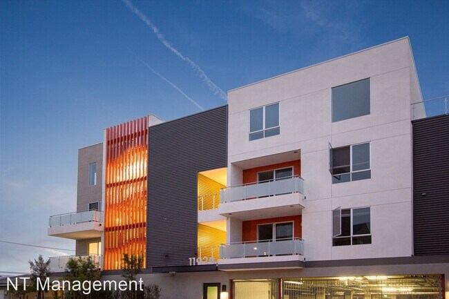 Foto del edificio - 3 br, 3 bath Apartment - 11929 Courtleigh ...