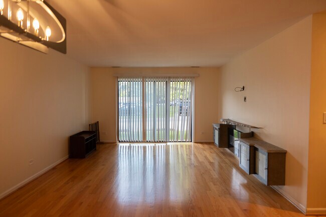 Building Photo - 1026 Castilian Ct