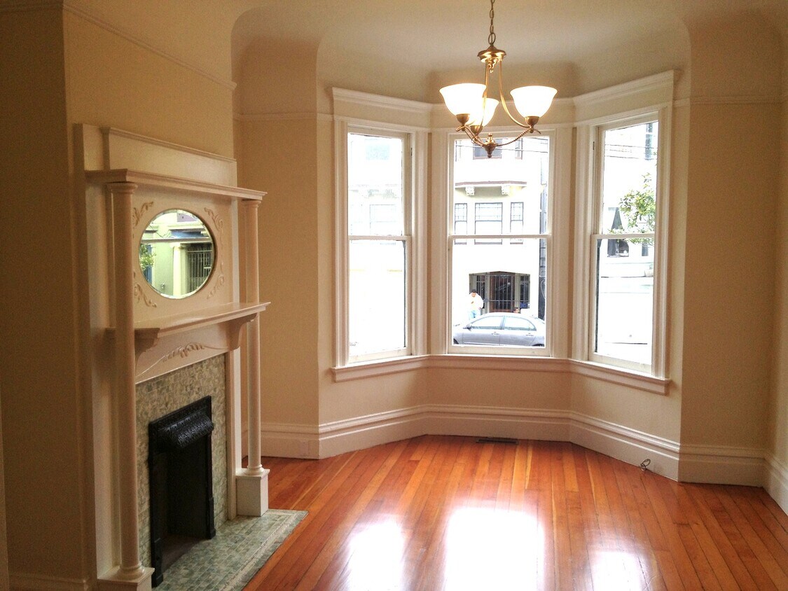 Primary Photo - 552 Ashbury St