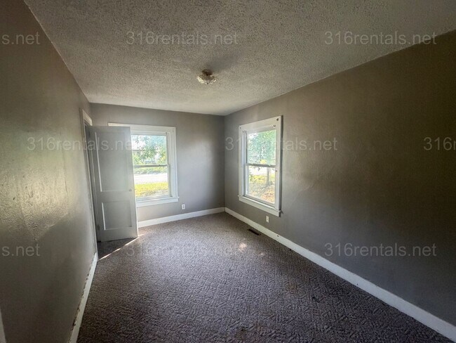 Building Photo - 511 S Magnolia St