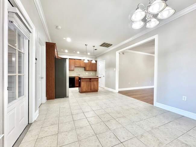 Foto del edificio - Spacious 2-Bed, 2-Bath Condo in Jackson Sq...