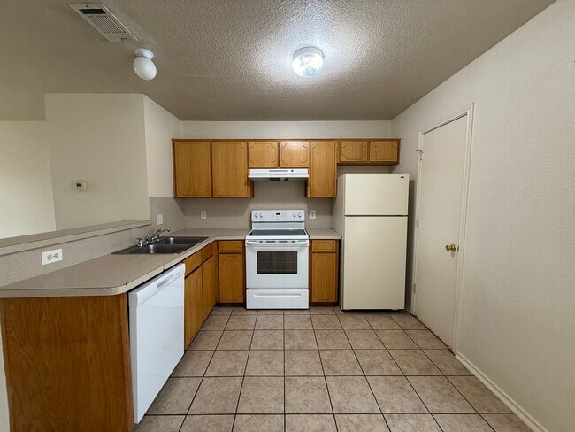 Foto del edificio - 4407 Abigail Dr