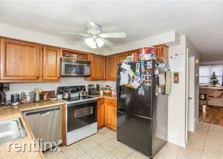 Foto del edificio - 2 br, 1.5 bath House - 10 Leach St Unit B1