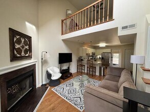 Building Photo - 45 Creekside Cir