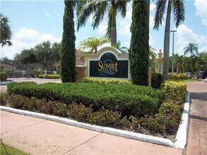 Building Photo - 10372 Fox Trail Rd S