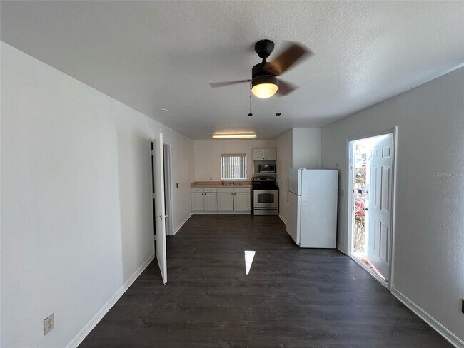 Foto del edificio - 833 Caribbean Dr