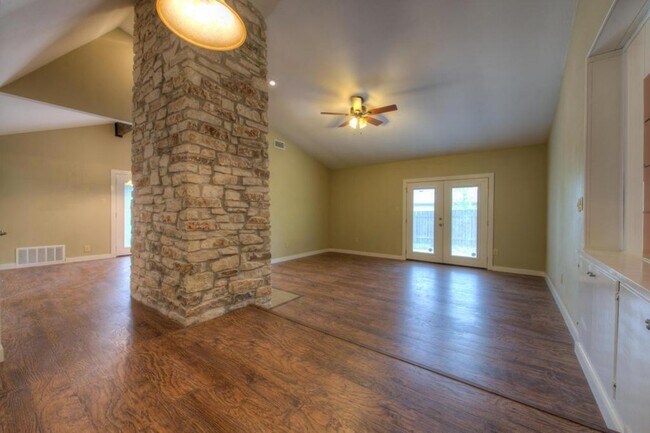 Foto del edificio - 12800 Powderhorn St