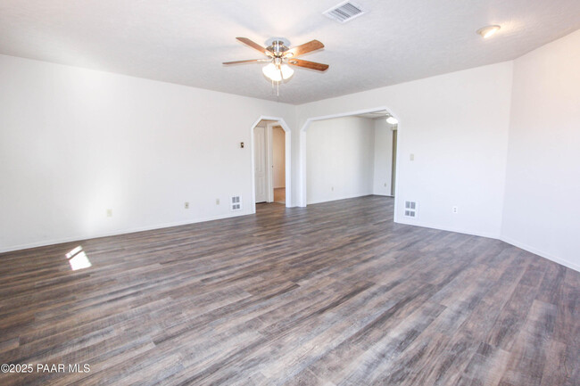 Building Photo - 4169 N Val Verde Way