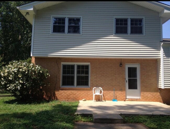 Foto del edificio - 698 Shannon Way