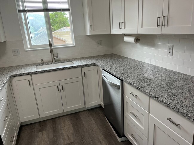 Building Photo - 5879 S Vlg Cir